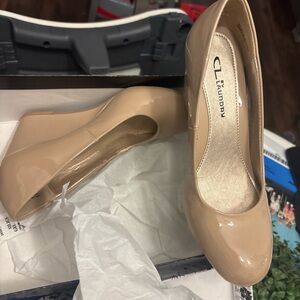 CL by Laundry Beige Patent Platform Pumps